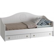 белое дерево