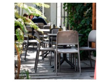 Пластиковый стул Bora Bistrot