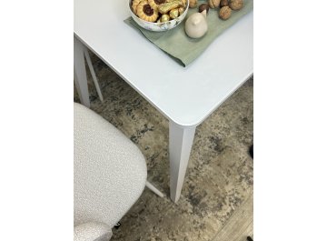 Стеклянный стол 900 M