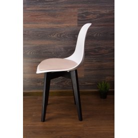 Пластиковый стул Сашш