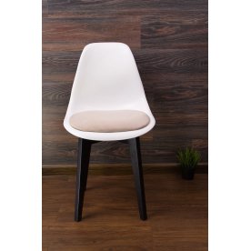 Пластиковый стул Сашш