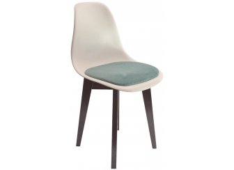 Пластиковый стул Сашш