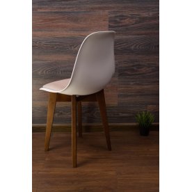 Пластиковый стул Сашш