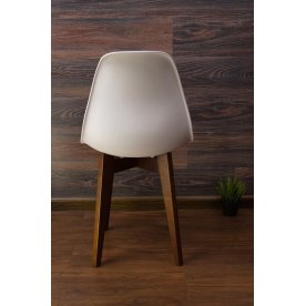 Пластиковый стул Сашш