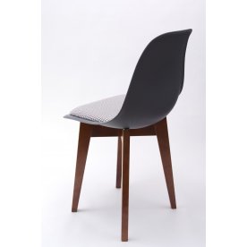 Пластиковый стул Сашш