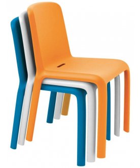 Пластиковый стул Snow