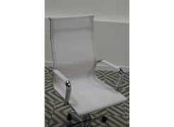 Компьютерное кресло Reus экокожа white из шоурума 1
