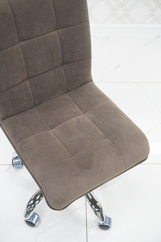 Компьютерное кресло Zero коричневое из шоурума 3