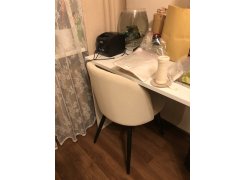 Стул на металлокаркасе Gabi 1 бежевый / черный с серебряными наконечниками фото покупателя 785