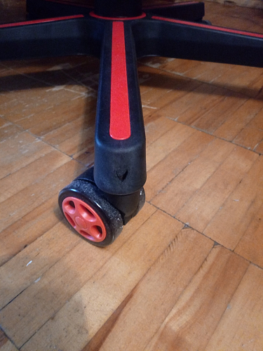 Компьютерное кресло Racer черный / красный / бежевый фото покупателя 90