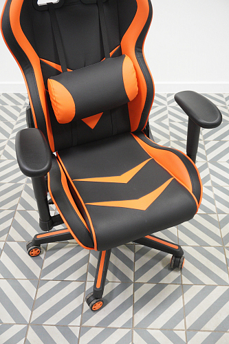 Компьютерное кресло Racer черное / голубое из шоурума 1