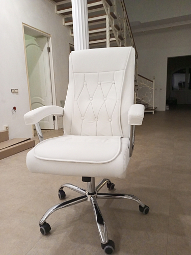 Компьютерное кресло Class white фото покупателя 4