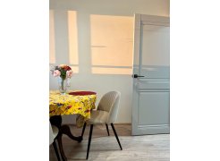 Стул на металлокаркасе Gabi 1 бежевый / черный с серебряными наконечниками фото покупателя 803