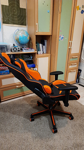 Компьютерное кресло Racer черное / бежевое фото покупателя 47