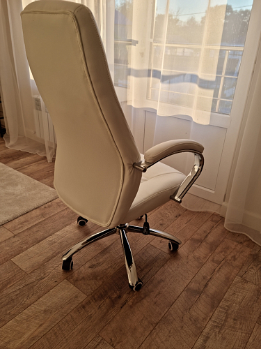 Компьютерное кресло Aragon белое фото покупателя 276