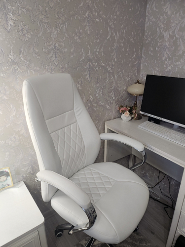 Компьютерное кресло Aragon белое фото покупателя 201