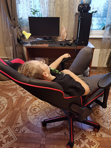 Компьютерное кресло Racer черное / красное фото покупателя 107