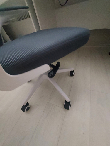 Компьютерное кресло Konfi gray / blue / white фото покупателя 24