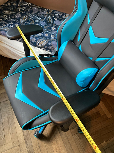 Компьютерное кресло Racer черное / голубое фото покупателя 147