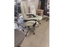 Компьютерное кресло Orvil white из шоурума 1