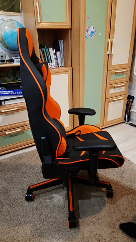 Компьютерное кресло Racer черное / красное фото покупателя 140