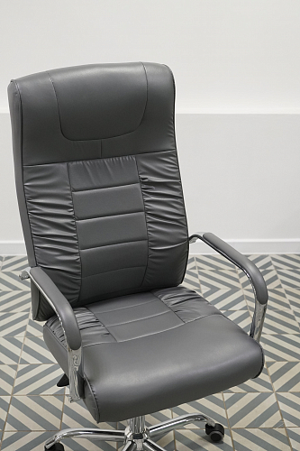 Компьютерное кресло Longer black из шоурума 1