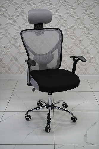 Компьютерное кресло Lody 1 серое / черное из шоурума 1