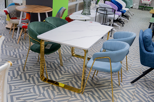 Стул на металлокаркасе Kamelia 1 black / gold из шоурума 1