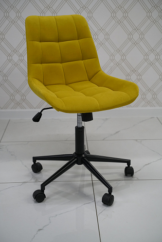 Компьютерное кресло Честер латте / черный из шоурума 1