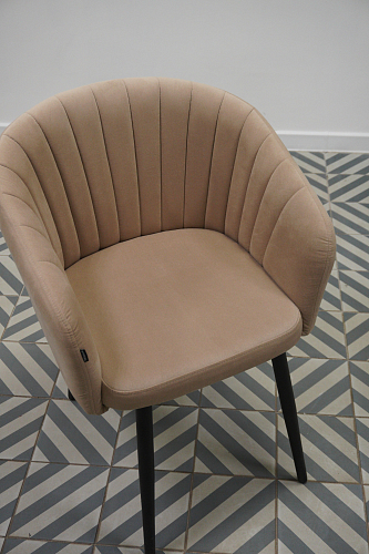 Стул на металлокаркасе Моншау зеленый велюр california 697 / черный из шоурума 1