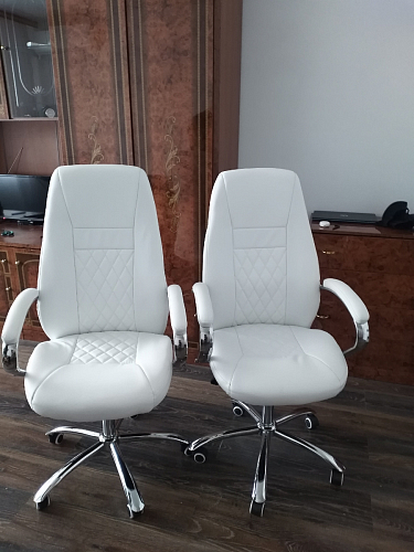 Компьютерное кресло Aragon белое фото покупателя 93