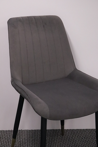 Стул на металлокаркасе Seda 1 latte / black / gold из шоурума 19