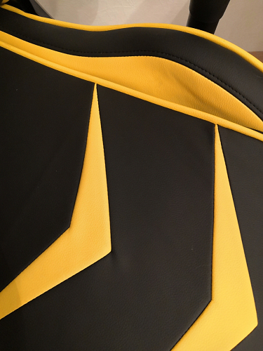 Компьютерное кресло Racer черный / красный / бежевый фото покупателя 117